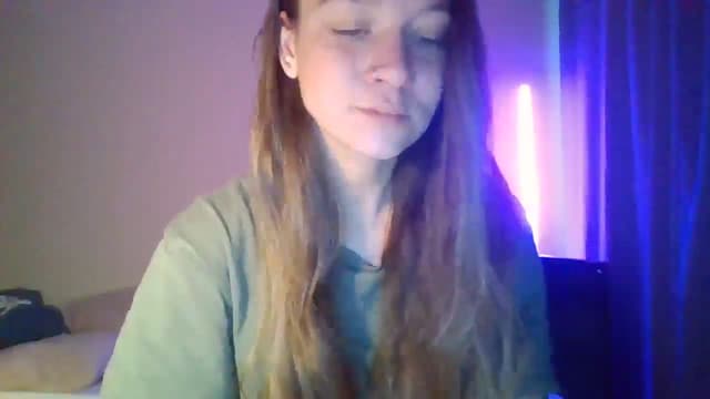 Gallery image thumbnail from Qi_ra's myfreecams stream on, 04/28/2025, 06:21 image 17 of 20