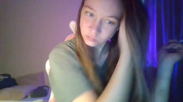 Gallery image thumbnail from Qi_ra's myfreecams stream on, 04/28/2025, 06:21 image 16 of 20