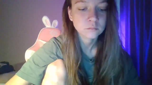 Gallery image thumbnail from Qi_ra's myfreecams stream on, 04/28/2025, 06:21 image 6 of 20