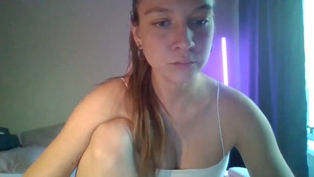 Gallery image thumbnail from Qi_ra's myfreecams stream on, 04/28/2025, 07:54 image 11 of 20