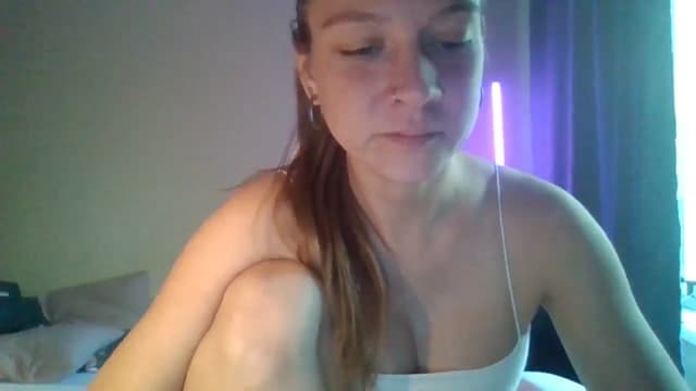 Gallery image thumbnail from Qi_ra's myfreecams stream on, 04/28/2025, 07:54 image 12 of 20