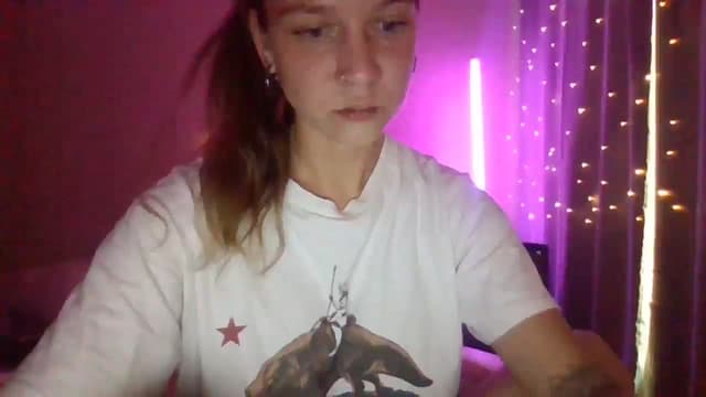 Gallery image thumbnail from Qi_ra's myfreecams stream on, 04/29/2025, 16:06 image 14 of 20