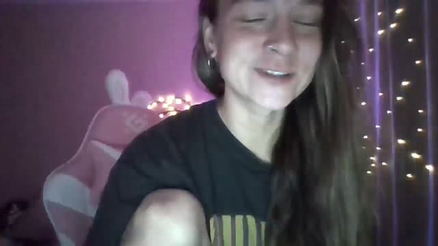 Gallery image thumbnail from Qi_ra's myfreecams stream on, 04/30/2025, 06:59 image 1 of 20