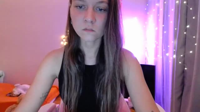 Gallery image thumbnail from Qi_ra's myfreecams stream on, 05/03/2025, 19:33 image 7 of 20