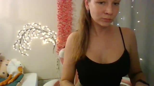 Gallery image thumbnail from Qi_ra's myfreecams stream on, 06/09/2025, 16:17 image 11 of 20