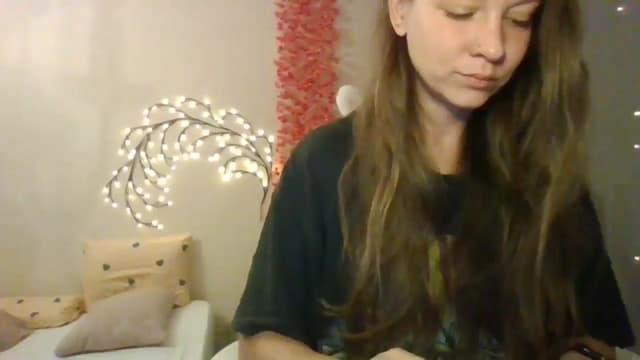 Gallery image thumbnail from Qi_ra's myfreecams stream on, 06/14/2025, 08:41 image 10 of 20