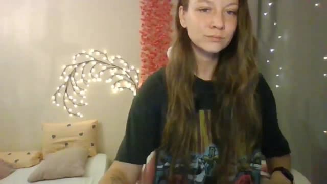 Gallery image thumbnail from Qi_ra's myfreecams stream on, 06/14/2025, 09:10 image 17 of 20