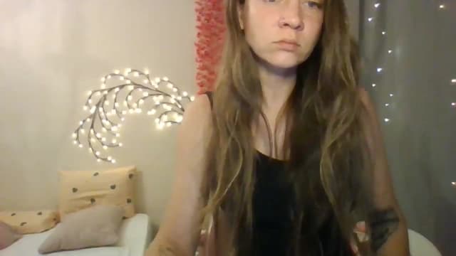 Gallery image thumbnail from Qi_ra's myfreecams stream on, 06/14/2025, 09:35 image 9 of 20