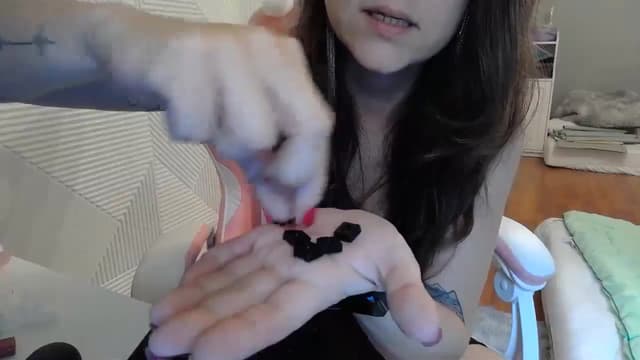 Gallery image thumbnail from Qi_ra's myfreecams stream on, 08/21/2025, 07:01 image 15 of 20