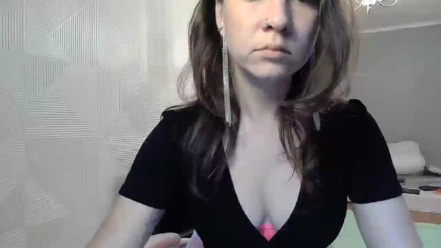 Gallery image thumbnail from Qi_ra's myfreecams stream on, 08/23/2025, 05:56 image 17 of 20