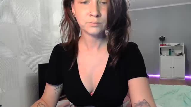 Gallery image thumbnail from Qi_ra's myfreecams stream on, 09/06/2025, 07:45 image 13 of 20