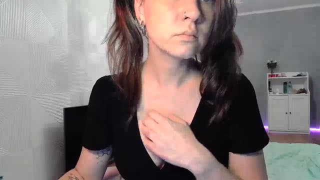 Gallery image thumbnail from Qi_ra's myfreecams stream on, 09/06/2025, 07:45 image 4 of 20