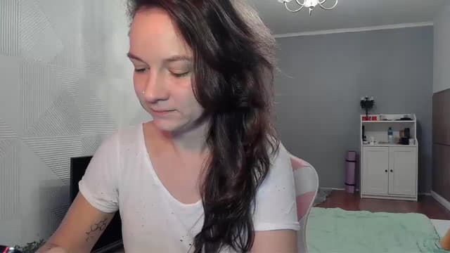 Gallery image thumbnail from Qi_ra's myfreecams stream on, 09/08/2025, 07:36 image 3 of 20