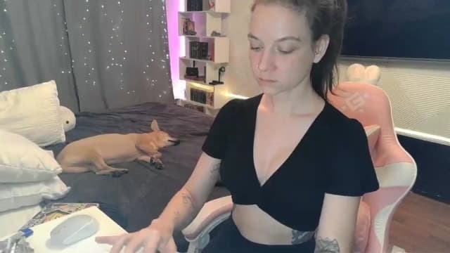 Gallery image thumbnail from Qi_ra's myfreecams stream on, 12/21/2025, 05:05 image 19 of 20