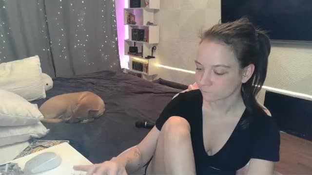 Gallery image thumbnail from Qi_ra's myfreecams stream on, 12/21/2025, 05:05 image 10 of 20