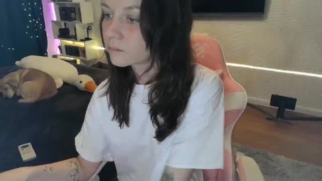 Gallery image thumbnail from Qi_ra's myfreecams stream on, 02/16/2026, 19:50 image 18 of 20