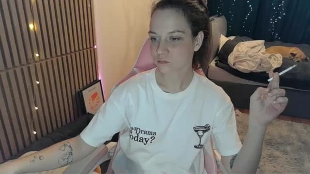 Gallery image thumbnail from Qi_ra's myfreecams stream on, 03/01/2026, 24:15 image 18 of 20