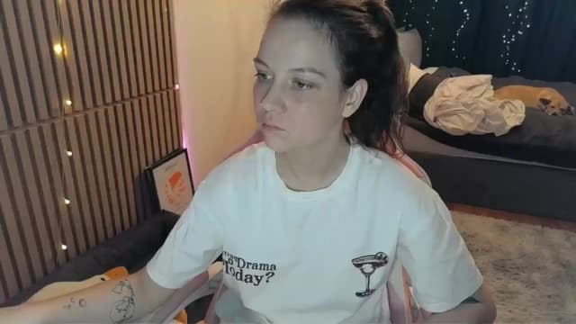 Gallery image thumbnail from Qi_ra's myfreecams stream on, 03/01/2026, 24:15 image 13 of 20