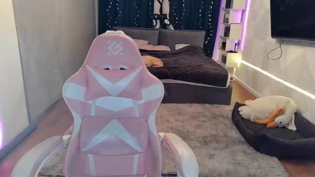 Gallery image thumbnail from Qi_ra's myfreecams stream on, 03/07/2026, 07:57 image 18 of 20