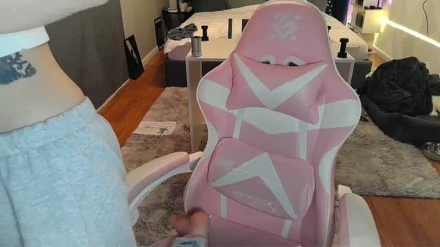 Gallery image thumbnail from Qi_ra's myfreecams stream on, 03/25/2026, 19:34 image 17 of 20