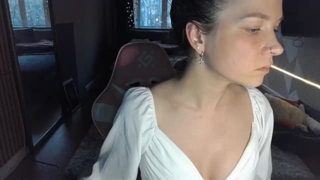 Gallery image thumbnail from Qi_ra's myfreecams stream on, 04/12/2026, 17:05 image 10 of 20