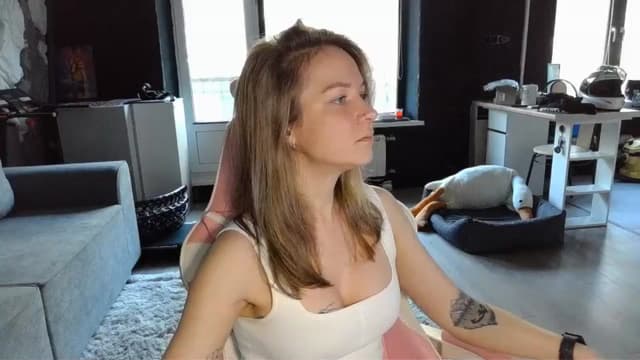 Gallery image thumbnail from Qi_ra's myfreecams stream on, 05/05/2026, 05:49 image 10 of 20