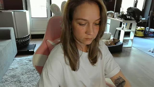 Gallery image thumbnail from Qi_ra's myfreecams stream on, 05/05/2026, 10:57 image 10 of 20