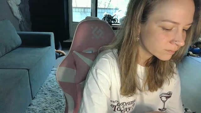 Gallery image thumbnail from Qi_ra's myfreecams stream on, 05/14/2026, 06:23 image 8 of 20