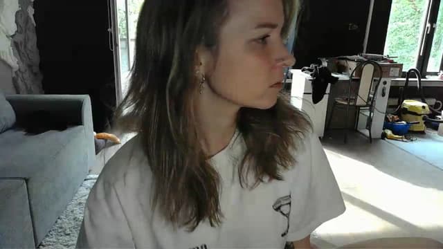 Gallery image thumbnail from Qi_ra's myfreecams stream on, 05/14/2026, 13:53 image 9 of 20
