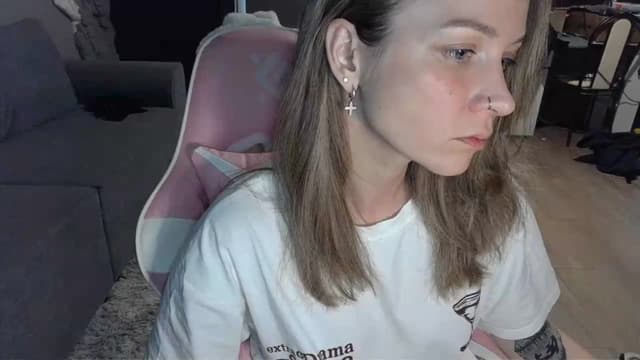 Gallery image thumbnail from Qi_ra's myfreecams stream on, 05/14/2026, 17:01 image 3 of 20