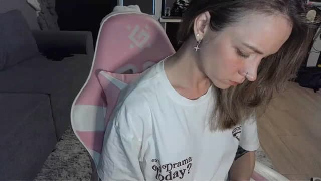 Gallery image thumbnail from Qi_ra's myfreecams stream on, 05/14/2026, 17:01 image 5 of 20