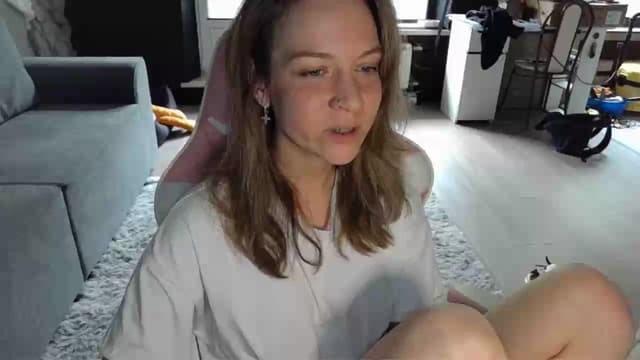 Gallery image thumbnail from Qi_ra's myfreecams stream on, 05/15/2026, 07:01 image 7 of 20