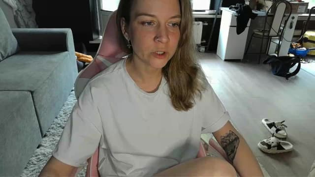 Gallery image thumbnail from Qi_ra's myfreecams stream on, 05/15/2026, 07:01 image 20 of 20