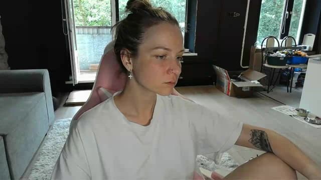 Gallery image thumbnail from Qi_ra's myfreecams stream on, 05/21/2026, 16:32 image 2 of 20