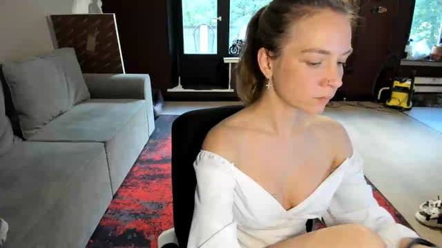 Gallery image thumbnail from Qi_ra's myfreecams stream on, 06/28/2026, 06:34 image 1 of 20