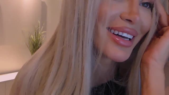 Gallery image thumbnail from Qu33n's myfreecams stream on, 09/20/2025, 06:51 image 6 of 20