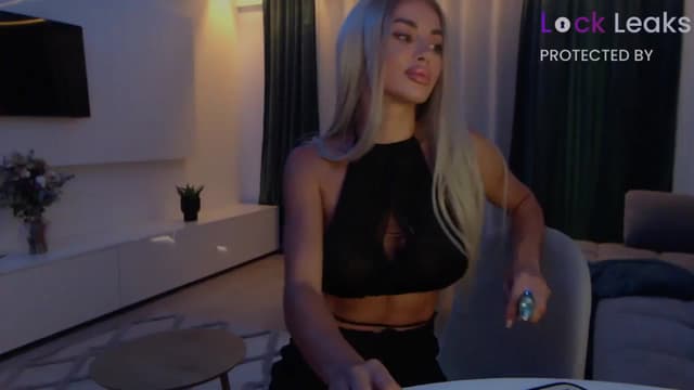 Gallery image thumbnail from Qu33n's myfreecams stream on, 10/07/2025, 07:52 image 9 of 20