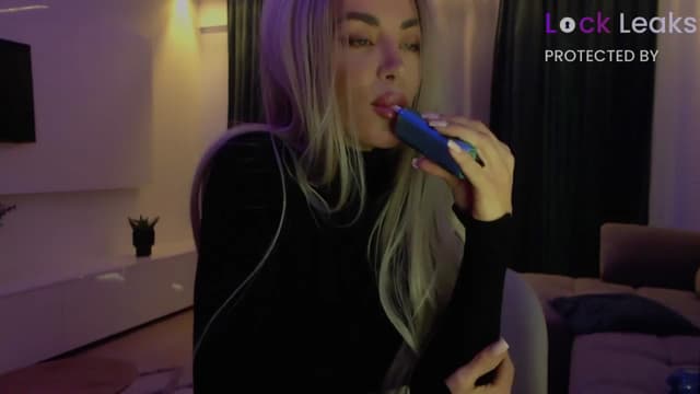 Gallery image thumbnail from Qu33n's myfreecams stream on, 10/07/2025, 10:05 image 15 of 20