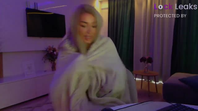 Gallery image thumbnail from Qu33n's myfreecams stream on, 10/11/2025, 06:32 image 16 of 20