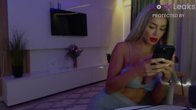 Gallery image thumbnail from Qu33n's myfreecams stream on, 10/12/2025, 09:46 image 13 of 20