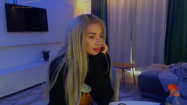 Gallery image thumbnail from Qu33n's myfreecams stream on, 01/16/2026, 09:11 image 17 of 20