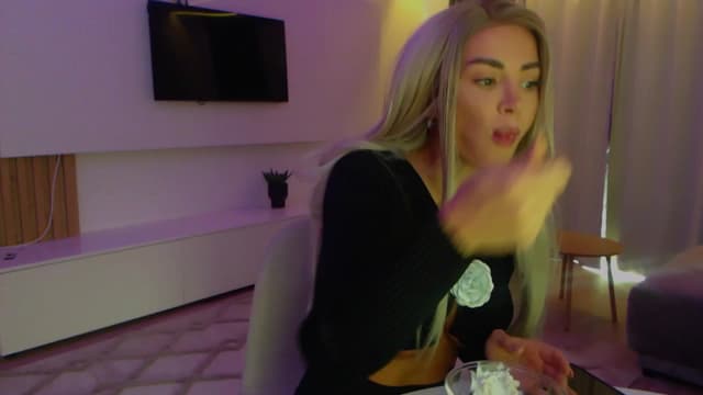Gallery image thumbnail from Qu33n's myfreecams stream on, 01/16/2026, 09:11 image 1 of 20
