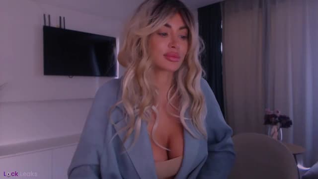 Gallery image thumbnail from Qu33n's myfreecams stream on, 02/26/2026, 11:15 image 6 of 20