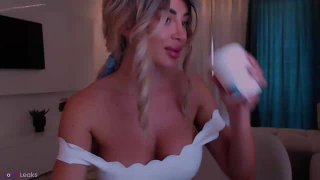 Gallery image thumbnail from Qu33n's myfreecams stream on, 05/12/2026, 10:21 image 8 of 20