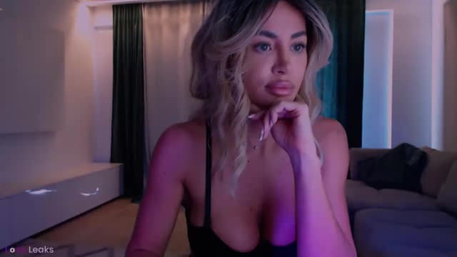 Gallery image thumbnail from Qu33n's myfreecams stream on, 05/21/2026, 06:57 image 11 of 20