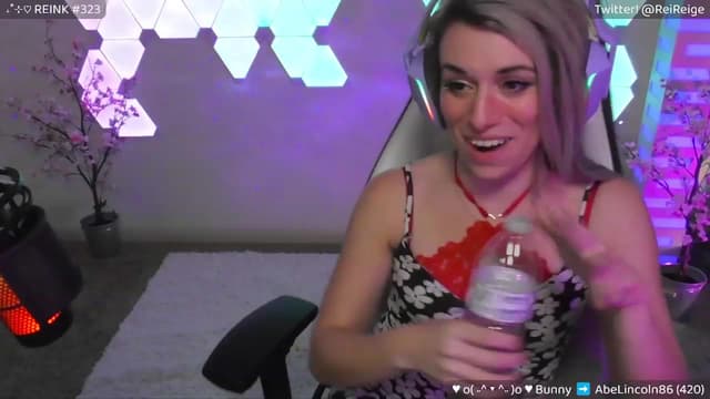 Gallery image thumbnail from Reige's myfreecams stream on, 04/20/2023, 07:48 image 12 of 20