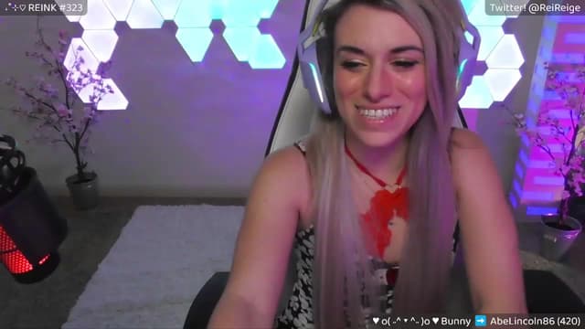 Gallery image thumbnail from Reige's myfreecams stream on, 04/20/2023, 07:48 image 18 of 20