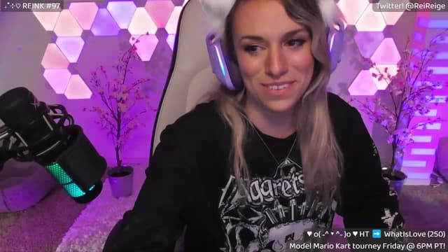 Gallery image thumbnail from Reige's myfreecams stream on, 09/27/2023, 07:12 image 16 of 20