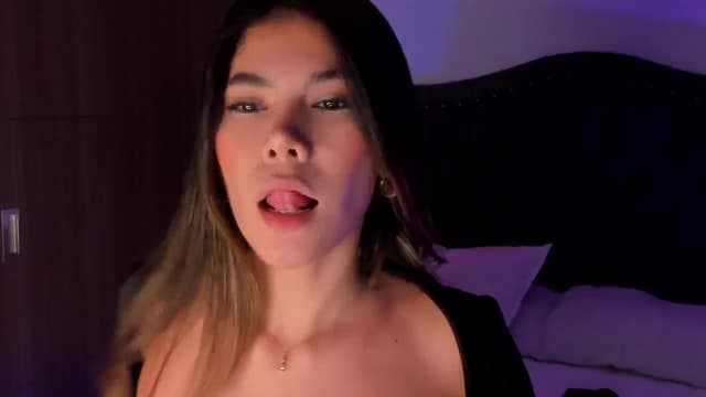 Gallery image thumbnail from SOF__'s myfreecams stream on, 11/23/2025, 09:17 image 9 of 20