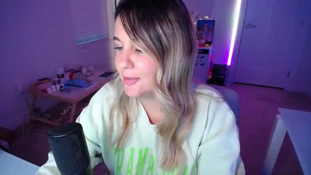 Gallery image thumbnail from Scout's myfreecams stream on, 05/08/2025, 24:38 image 14 of 20